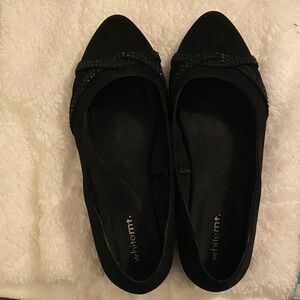 Whitemt. Elegant Black Loafers with Beaded Accents